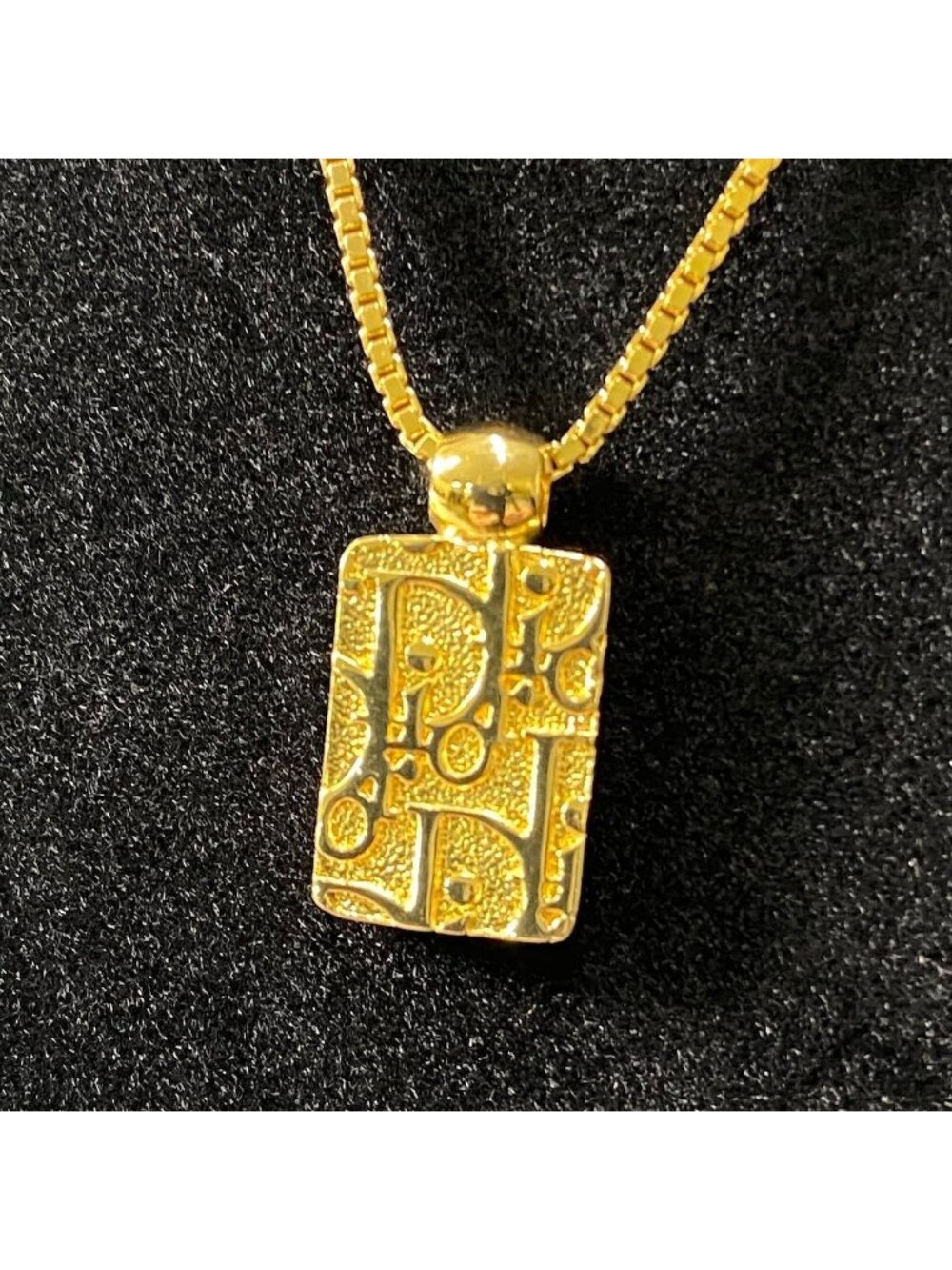 Dior Trotter Plate Gold Necklace - Picture 3 of 6